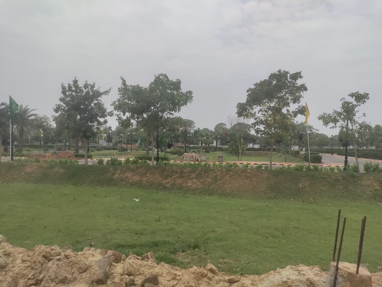undefined, amolik-aster-woods  108 Sq.Yd. Plot In Sector 98 Faridabad 9409252