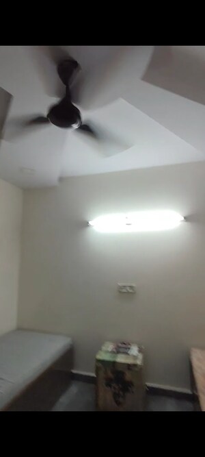 Room in 1 BHK Builder Floor at Shalimar Bagh – for Rent