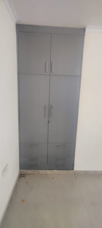 Furnished Amenities in 2.5 BHK Apartment at UPAVP Ganga Yamuna And Hindon Enclave, Pratap Vihar – for Rent