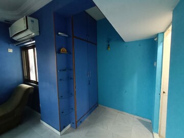 Room in 3 BHK Apartment at Hn Safal Flora, Shahibagh – for Rent