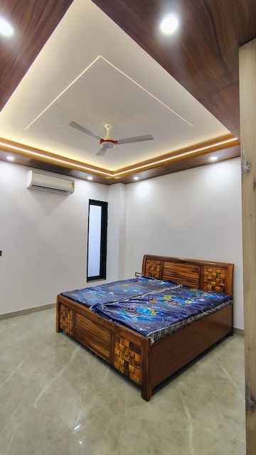 Bedroom in 4 BHK Builder Floor at Sushant Lok 2, Sector 57 – for Rent