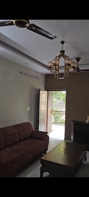 Living Room in 2 BHK Builder Floor at Shalimar Bagh – for Rent