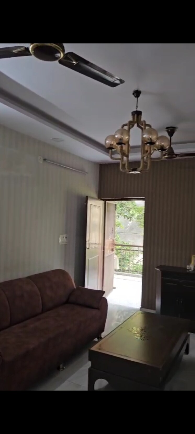 Living Room, shalimar bagh 2 Bedroom 1200 Sq.Ft. Builder Floor In Shalimar Bagh Delhi 9409319