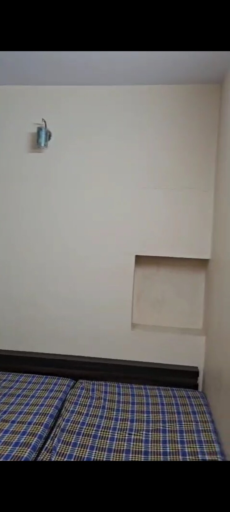 Room, shalimar bagh 2 Bedroom 1200 Sq.Ft. Builder Floor In Shalimar Bagh Delhi 9409319