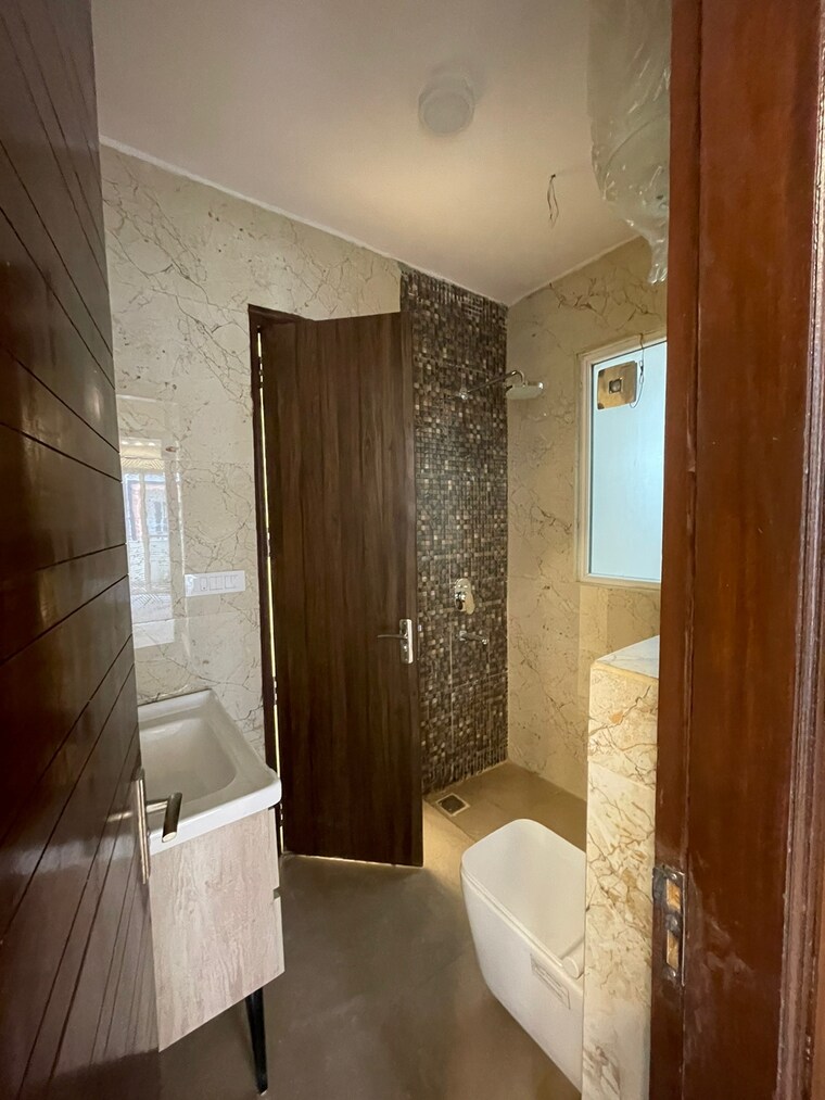 Bathroom, aradhya-homes 4 Bedroom 2700 Sq.Ft. Builder Floor In Sector 67a Gurgaon 9409427