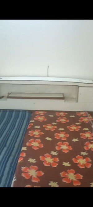 Bedroom in 1 RK Builder Floor at Shalimar Bagh – for Rent