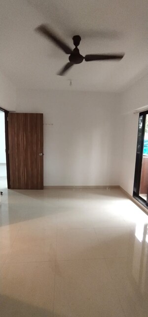 Bedroom in 2 BHK Apartment at Ameet Tower, Chembur – for Rent