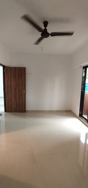 Bedroom in 2 BHK Apartment at Ameet Tower, Chembur – for Rent