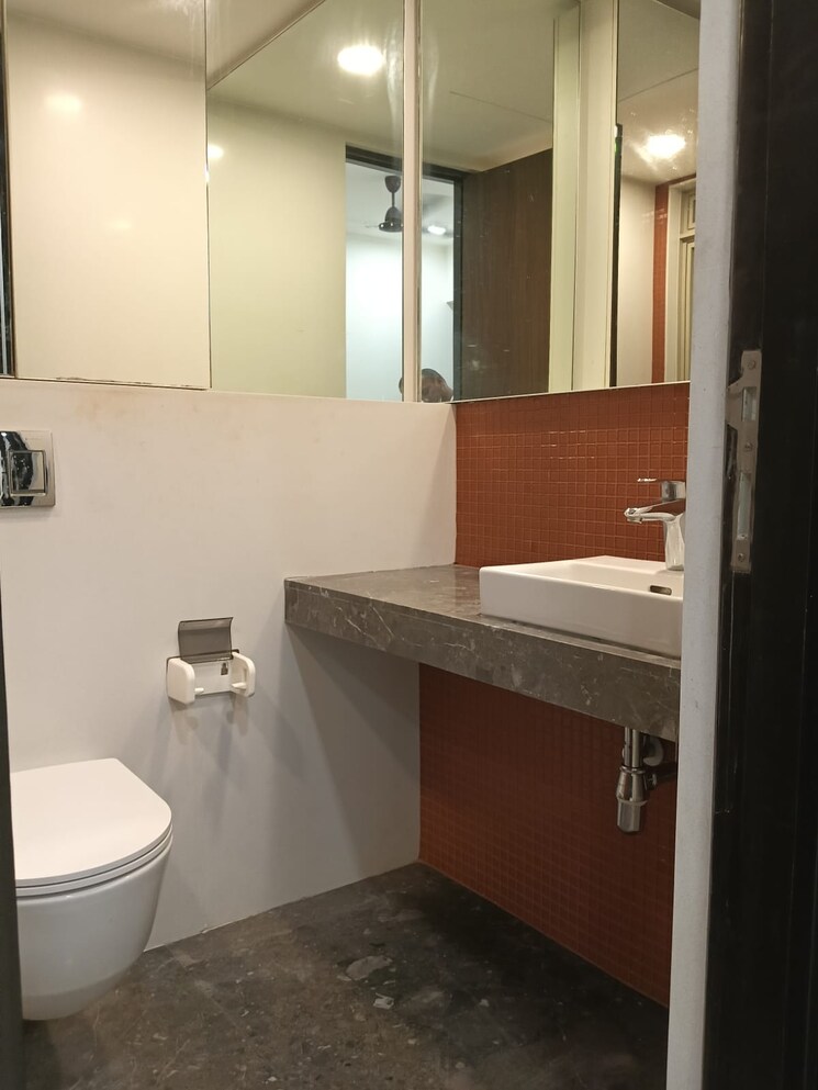 Bathroom, lodha-marquise 3 Bedroom 1347 Sq.Ft. Apartment In Worli Mumbai 9409501