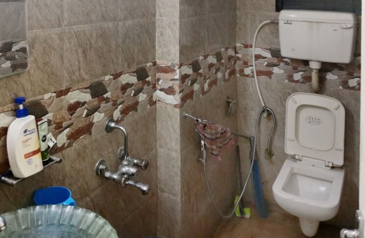 Bathroom, bhandup Pg For Girls In Bhandup 9409541