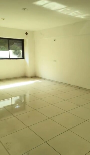 Room in  Office Space at Navrangpura – for Rent