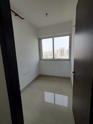 Room in 1.5 BHK Apartment at Runwal Forests, Kanjurmarg West – for Sale
