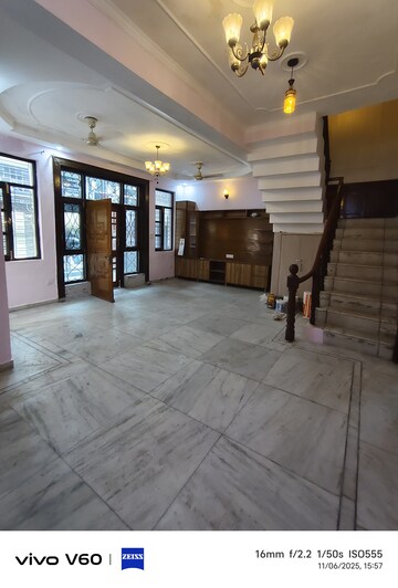 Room in 5 BHK Independent House at Sector 47 – for Sale