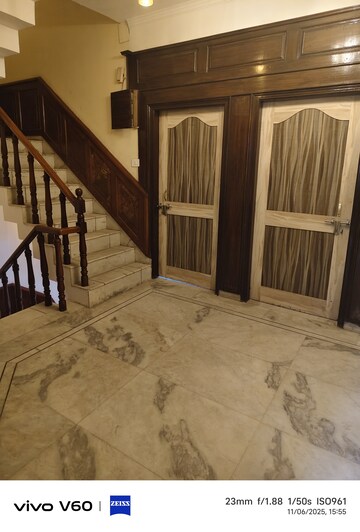 Room in 5 BHK Independent House at Sector 47 – for Sale