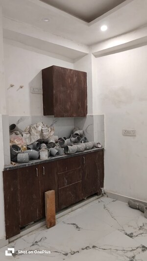 Furnished Amenities in 1 BHK Apartment at Saket – for Rent