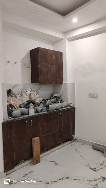 Furnished Amenities in 1 BHK Apartment at Saket – for Rent