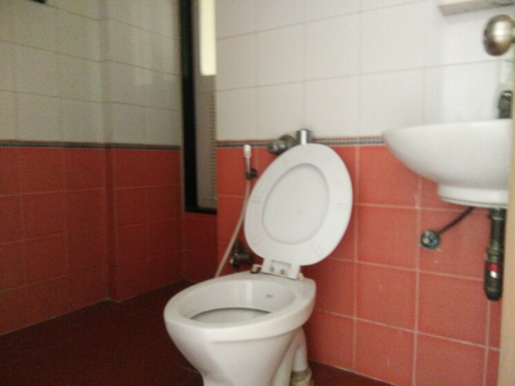 Bathroom, dosti-acres-aster 2 Bedroom 945 Sq.Ft. Apartment In Wadala East Mumbai 9409868