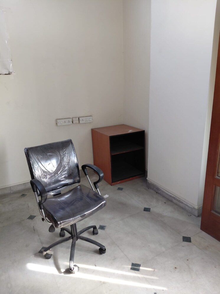 Team Area, camac street Commercial Office Space 700 Sq.Ft. In Camac Street Kolkata 9409860