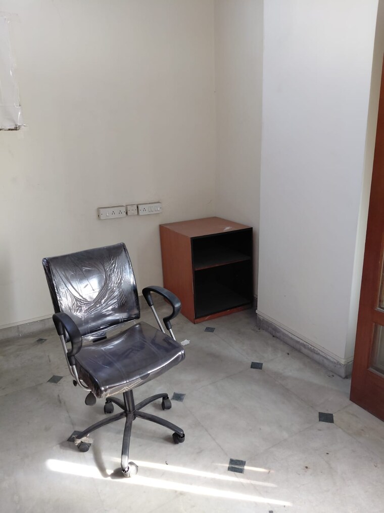 Team Area, camac street Commercial Office Space 700 Sq.Ft. In Camac Street Kolkata 9409860