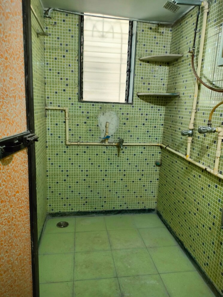 Bathroom, ashray-apartment 1 Bedroom 550 Sq.Ft. Apartment In Panchsheel Nagar Thane 9409764
