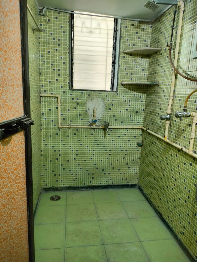 Bathroom, ashray-apartment 1 Bedroom 550 Sq.Ft. Apartment In Panchsheel Nagar Thane 9409764