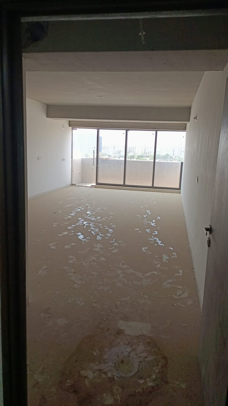 Room, bhudarpura Commercial Office Space 883 Sq.Ft. In Bhudarpura Ahmedabad 9409873