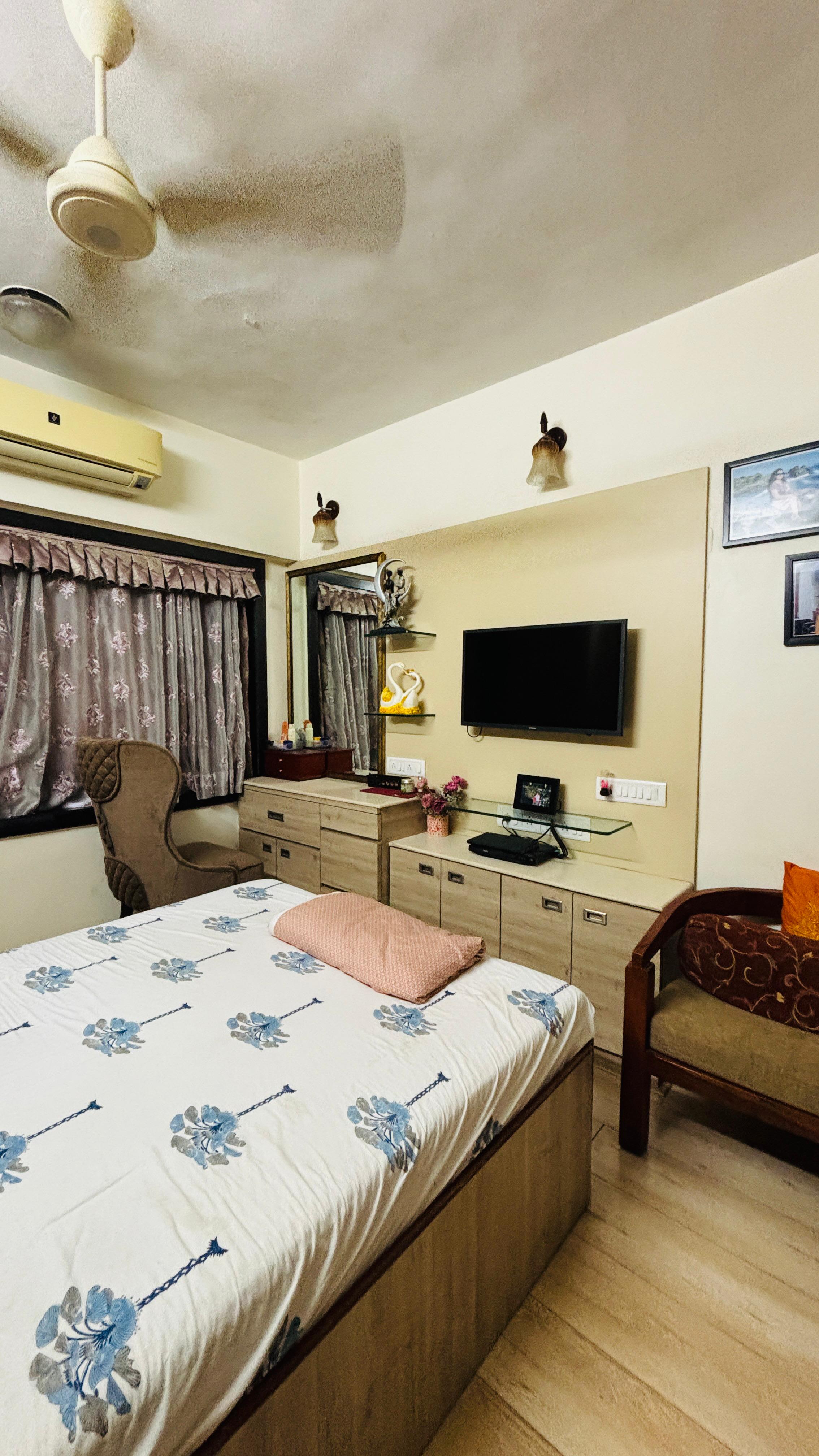 2 BHK Apartment For Rent in K Raheja Vihar