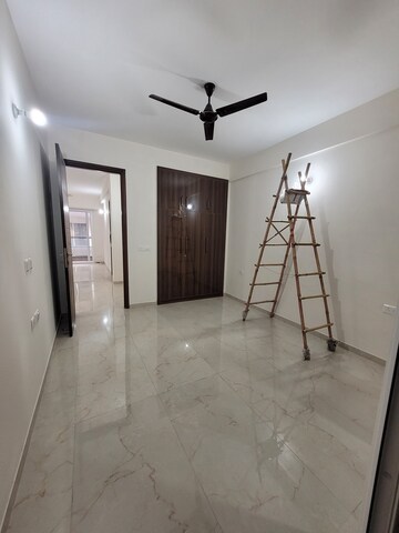 Room in 3 BHK Apartment at Smart World Gems, Sector 89 – for Sale