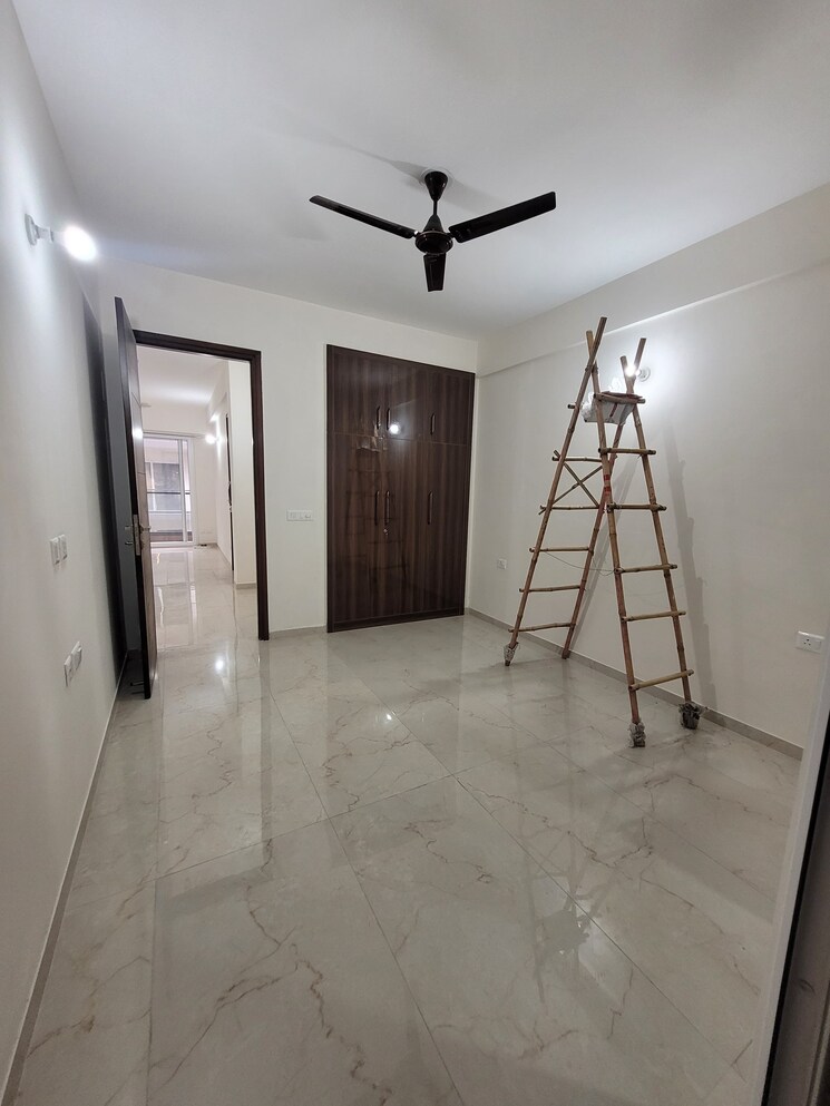 Room, smart-world-gems 3 Bedroom 1423 Sq.Ft. Apartment In Sector 89 Gurgaon 9409864