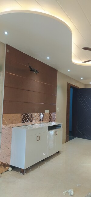 Furnished Amenities in 4 BHK Builder Floor at Parklands, Sector 85 – for Rent