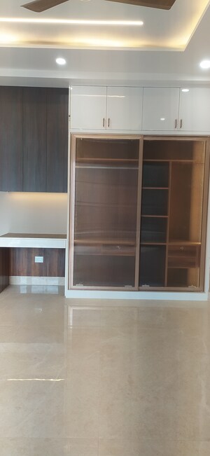 Room in 4 BHK Builder Floor at Parklands, Sector 85 – for Rent