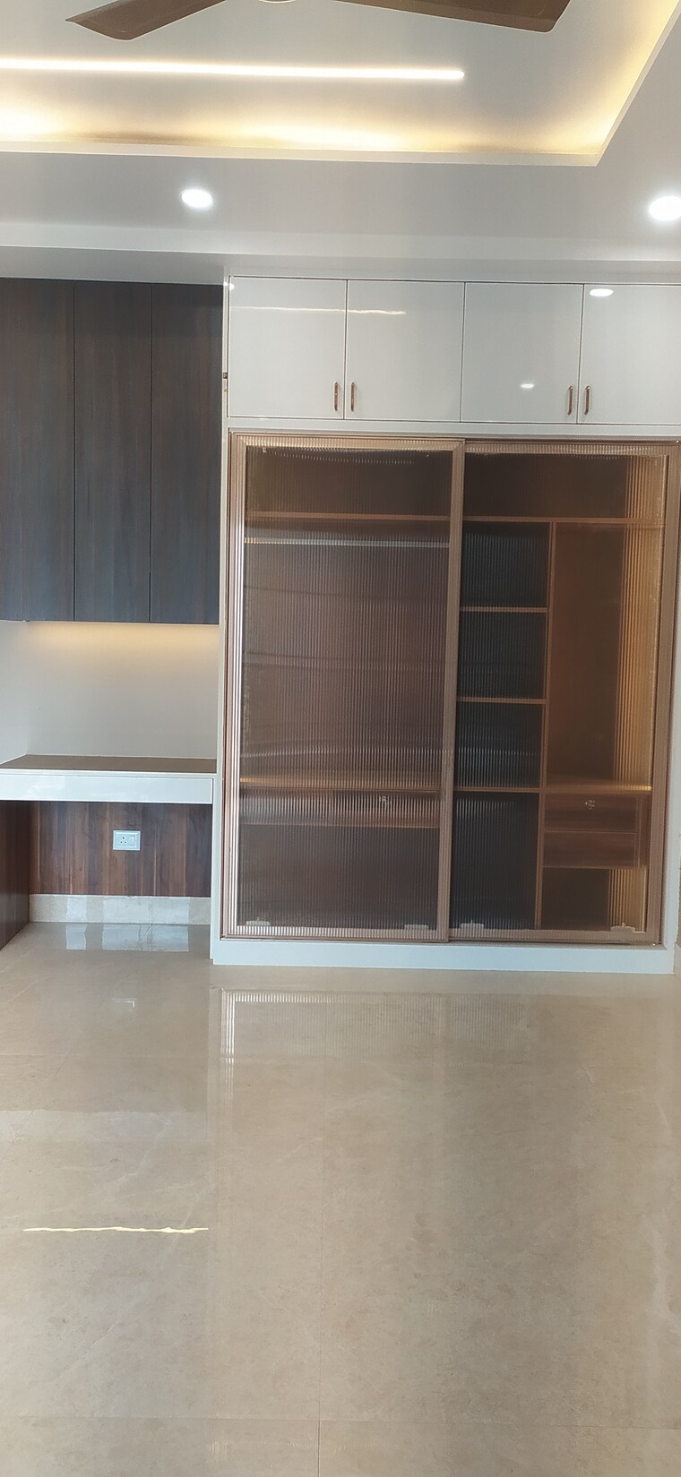 Room, parklands 4 Bedroom 350 Sq.Yd. Builder Floor In Sector 85 Faridabad 9410033