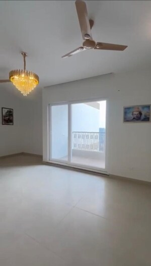 Room in 3 BHK Apartment at Malwa Escon Primera, International Airport Road – for Rent