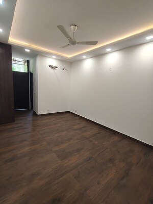 Room in 4 BHK Builder Floor at Chittaranjan Park – for Sale