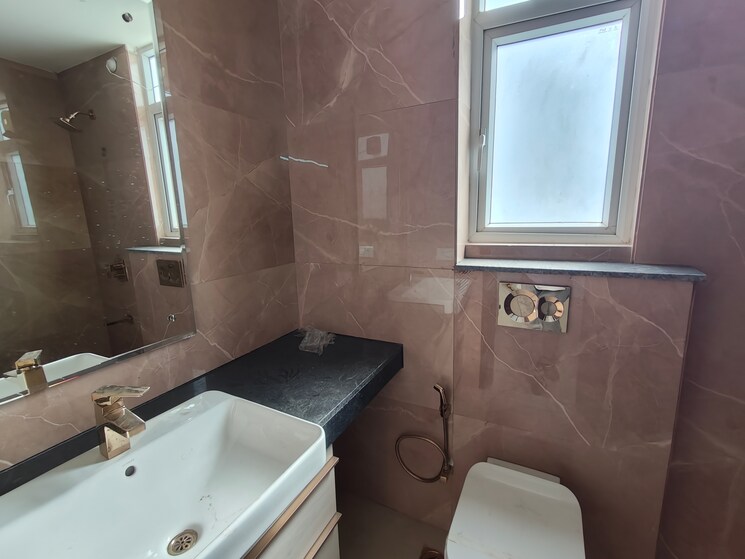 Bathroom, smart-world-orchard 3 Bedroom 1630 Sq.Ft. Apartment In Sector 61 Gurgaon 9410428