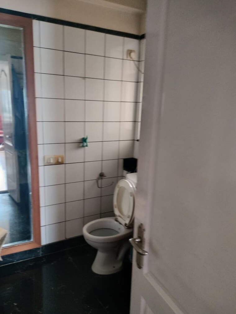 Bathroom, central-park-i 4 Bedroom 1988 Sq.Ft. Apartment In Sector 42 Gurgaon 9409600