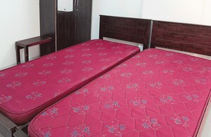 Bedroom in  Pg at Santacruz West – for Rent