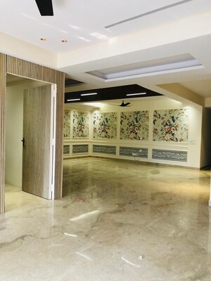 Room in 5 BHK Builder Floor at Ansal Plaza Sector-23, Sector 23 – for Rent