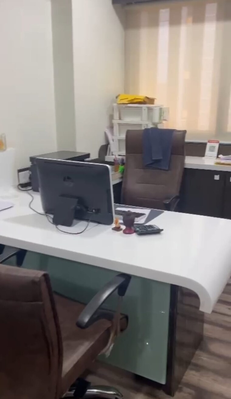 Team Area, gota Commercial Office Space 610 Sq.Ft. In Gota Ahmedabad 9410158