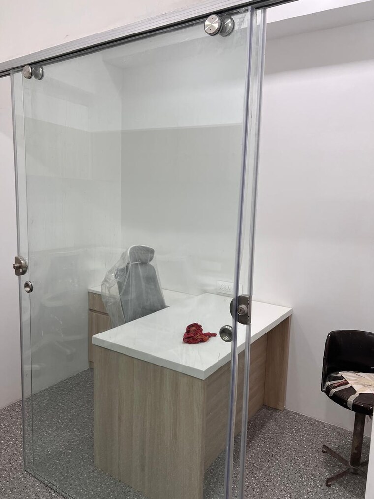 Bathroom, shakespeare sarani Commercial Office Space 700 Sq.Ft. In Shakespeare Sarani Kolkata 9410112