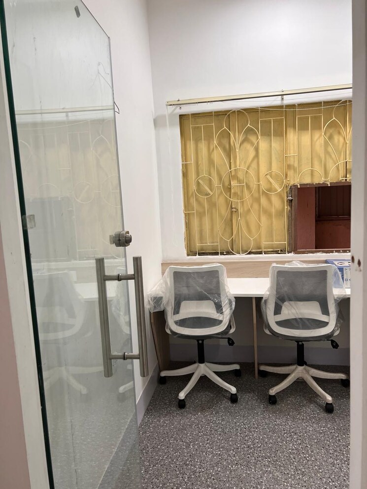 Team Area, shakespeare sarani Commercial Office Space 700 Sq.Ft. In Shakespeare Sarani Kolkata 9410112