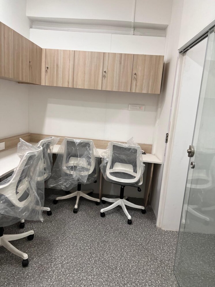 Team Area, shakespeare sarani Commercial Office Space 700 Sq.Ft. In Shakespeare Sarani Kolkata 9410112