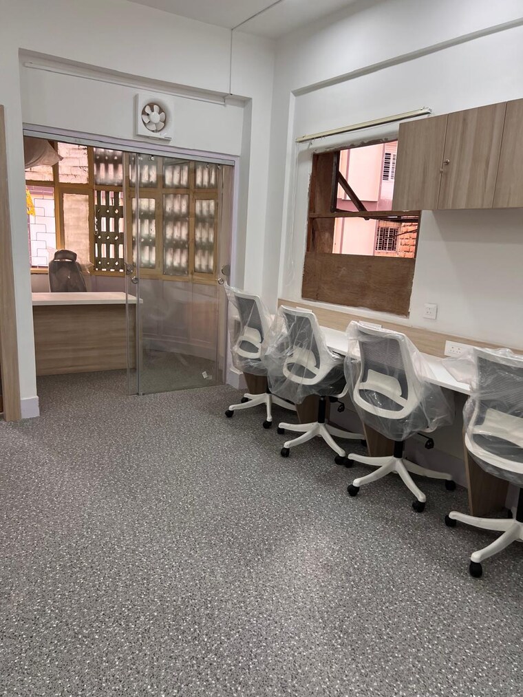 Gym, shakespeare sarani Commercial Office Space 700 Sq.Ft. In Shakespeare Sarani Kolkata 9410112