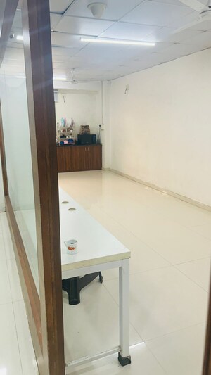 Room in  Office Space in IT/SEZ at Satellite – for Rent