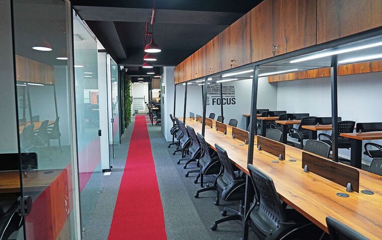 Gym, palasia Commercial Office Space 2300 Sq.Ft. In Palasia Indore 9410349