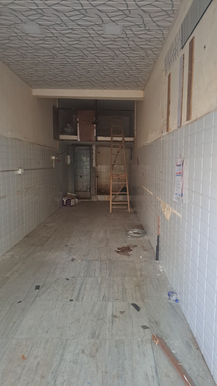  Parking, kukreja-plaza Commercial Shop 620 Sq.Ft. In Cbd Belapur Sector 15 Navi Mumbai 9410468