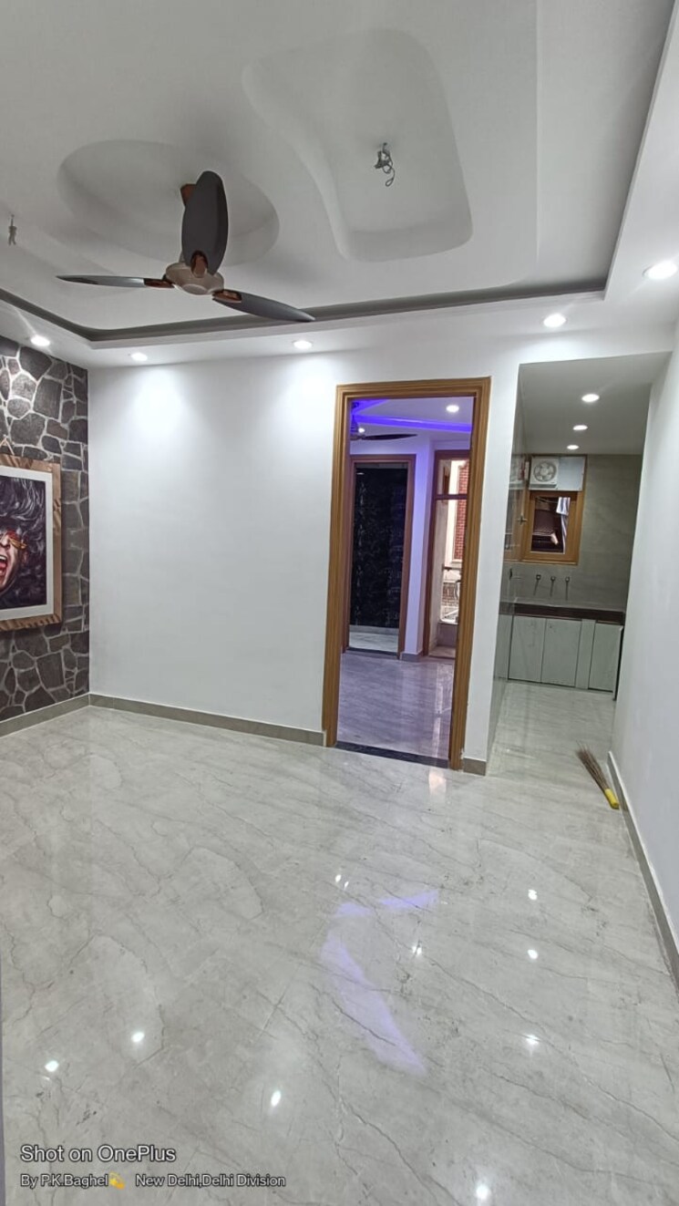 Room, govindpuri 3 Bedroom 900 Sq.Ft. Builder Floor In Govindpuri Delhi 9410409