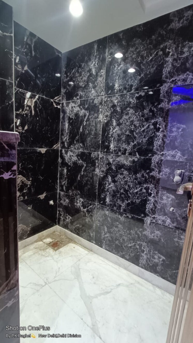 Balcony, govindpuri 3 Bedroom 900 Sq.Ft. Builder Floor In Govindpuri Delhi 9410409