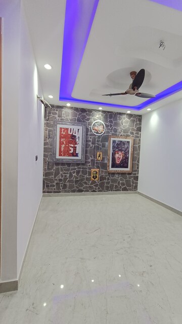 Furnished Amenities in 3 BHK Builder Floor at Govindpuri – for Sale