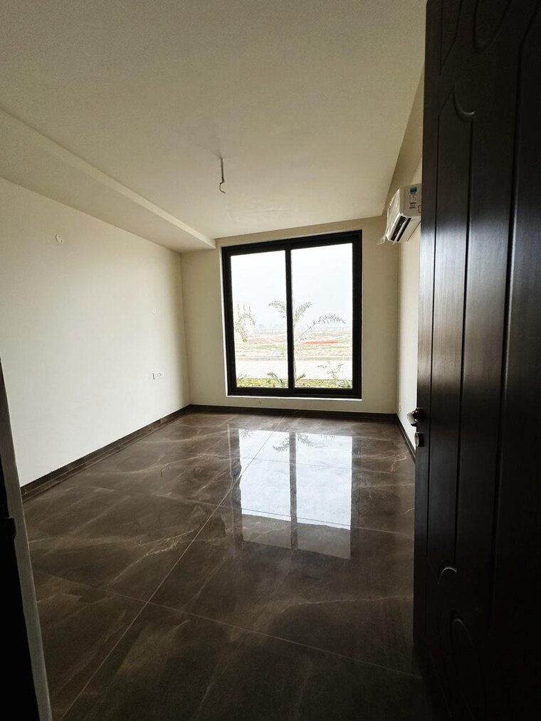 Room, artique-uptown-skylla 4 Bedroom 150 Sq.Yd. Villa In International Airport Road Zirakpur 9410557